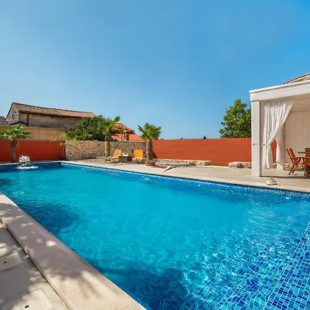 Holiday Elena بيت للعطل Cabrunici