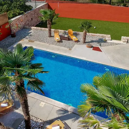 Holiday Elena بيت للعطل Cabrunici